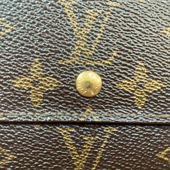 Louis Vuitton Elise Wallet - Picture 3 of 12